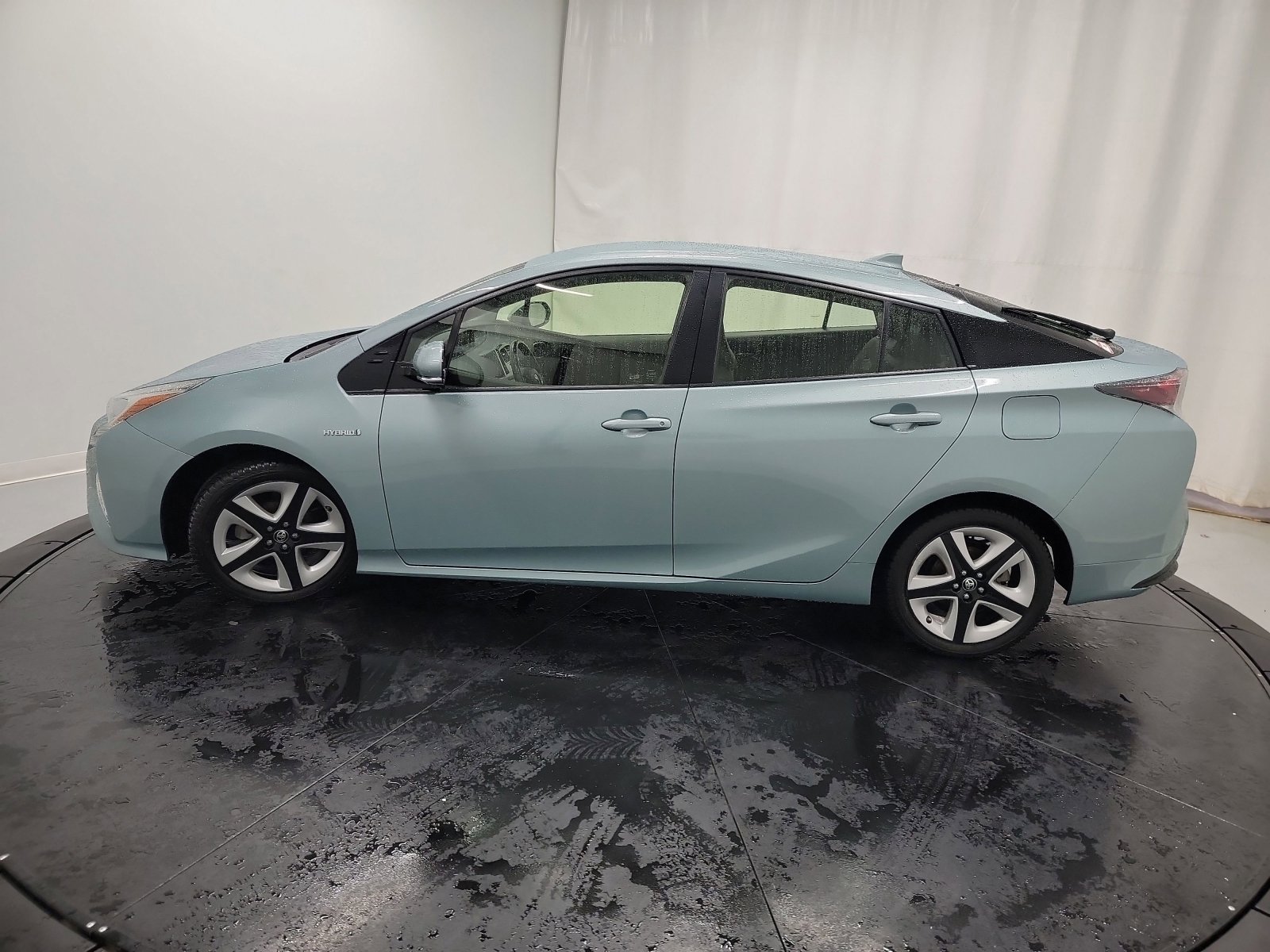 Used 2016 Toyota Prius Two image 4