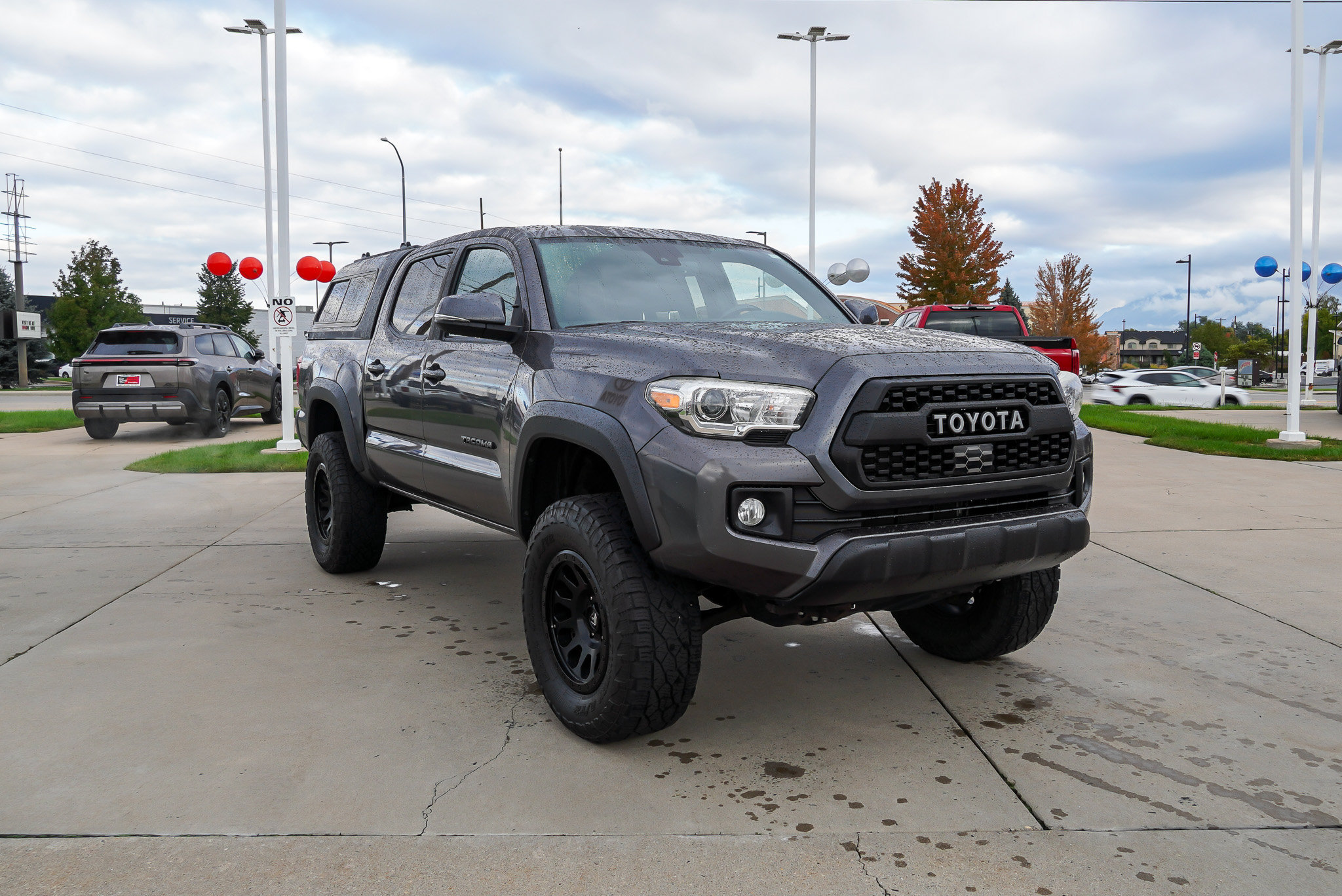 Certified 2019 Toyota Tacoma TRD Off-Road AWD/4WD image 2