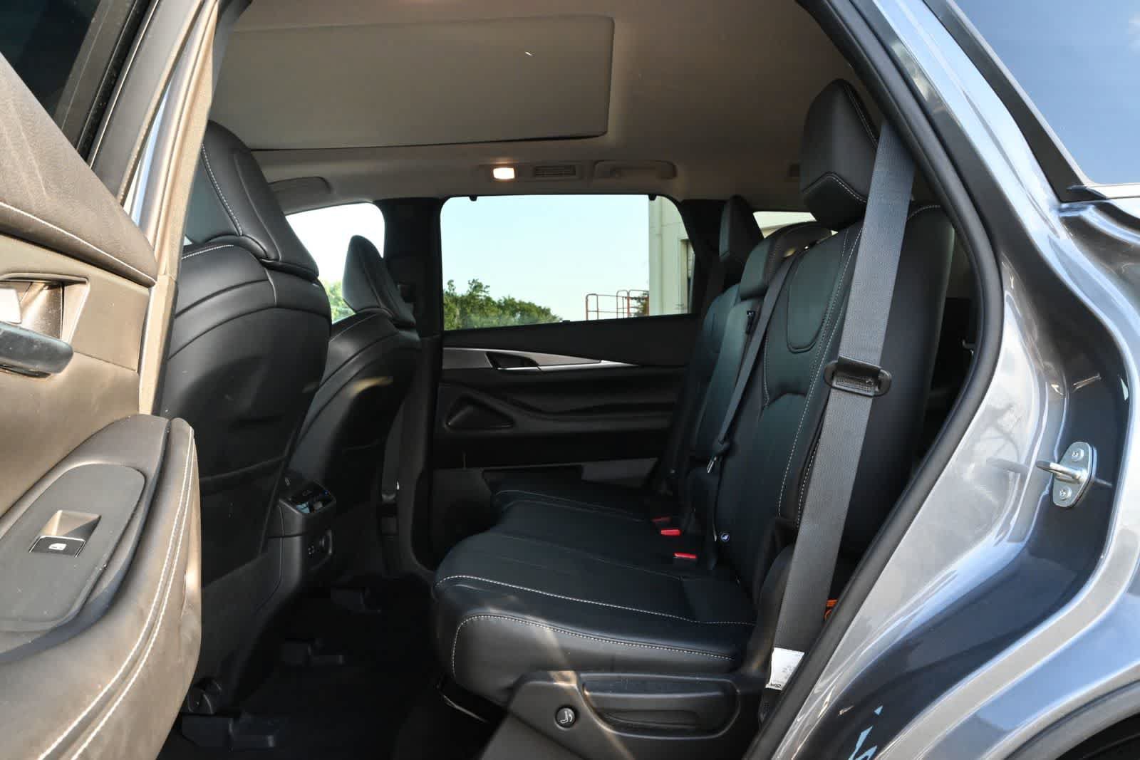 Certified 2023 INFINITI QX60 Luxe w/ Cargo Package AWD/4WD image 19