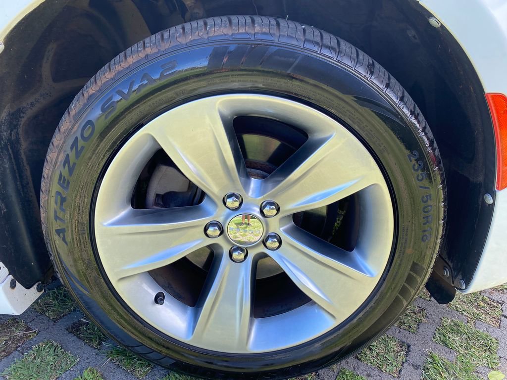 Used 2017 Dodge Charger SXT RWD image 9