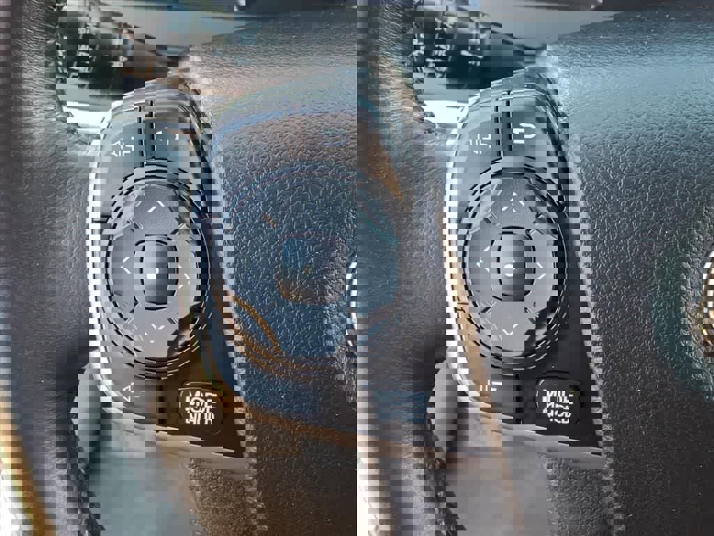 Used 2013 Toyota Camry XLE w/ Leather Pkg image 15