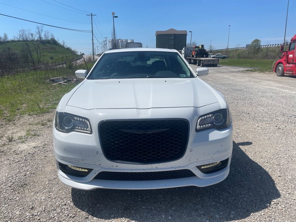 Used 2022 Chrysler 300 Touring L w/ Popular Equipment Group AWD/4WD image 2