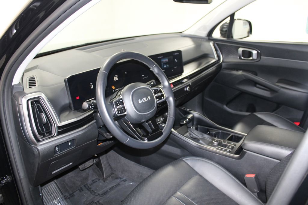 Used 2024 Kia Sorento S image 21