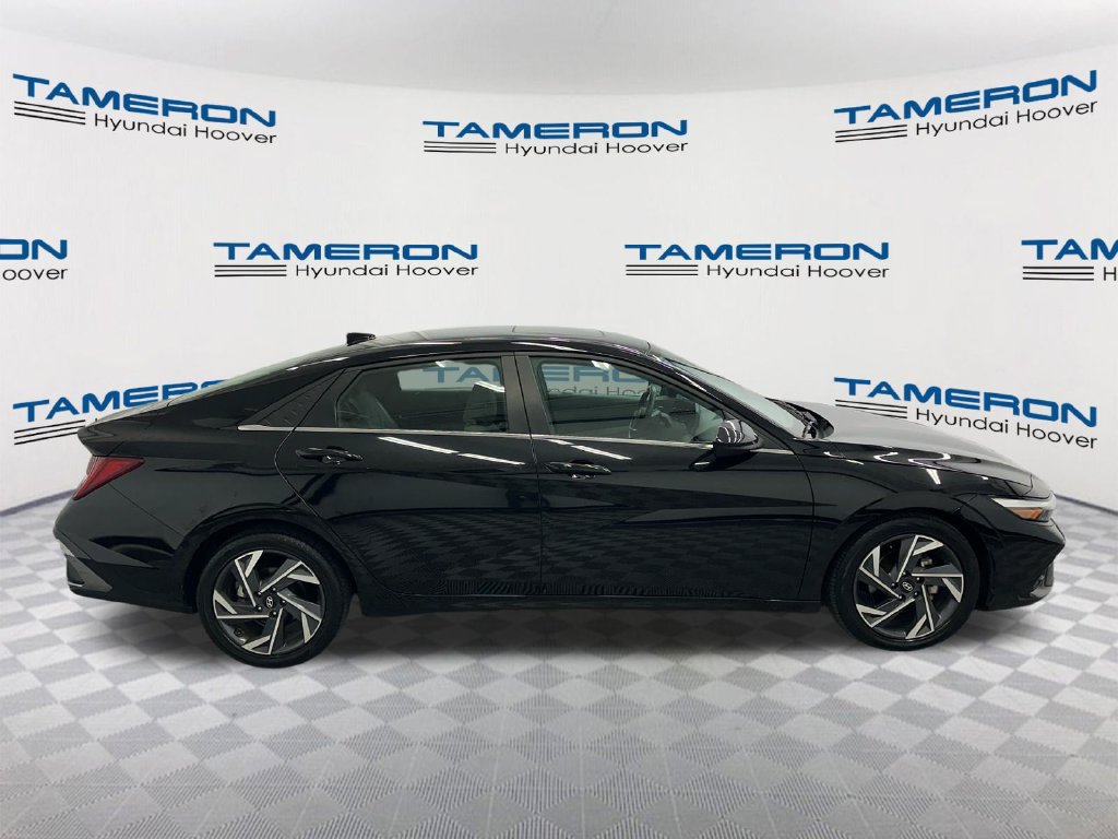 Used 2025 Hyundai Elantra SEL FWD image 6