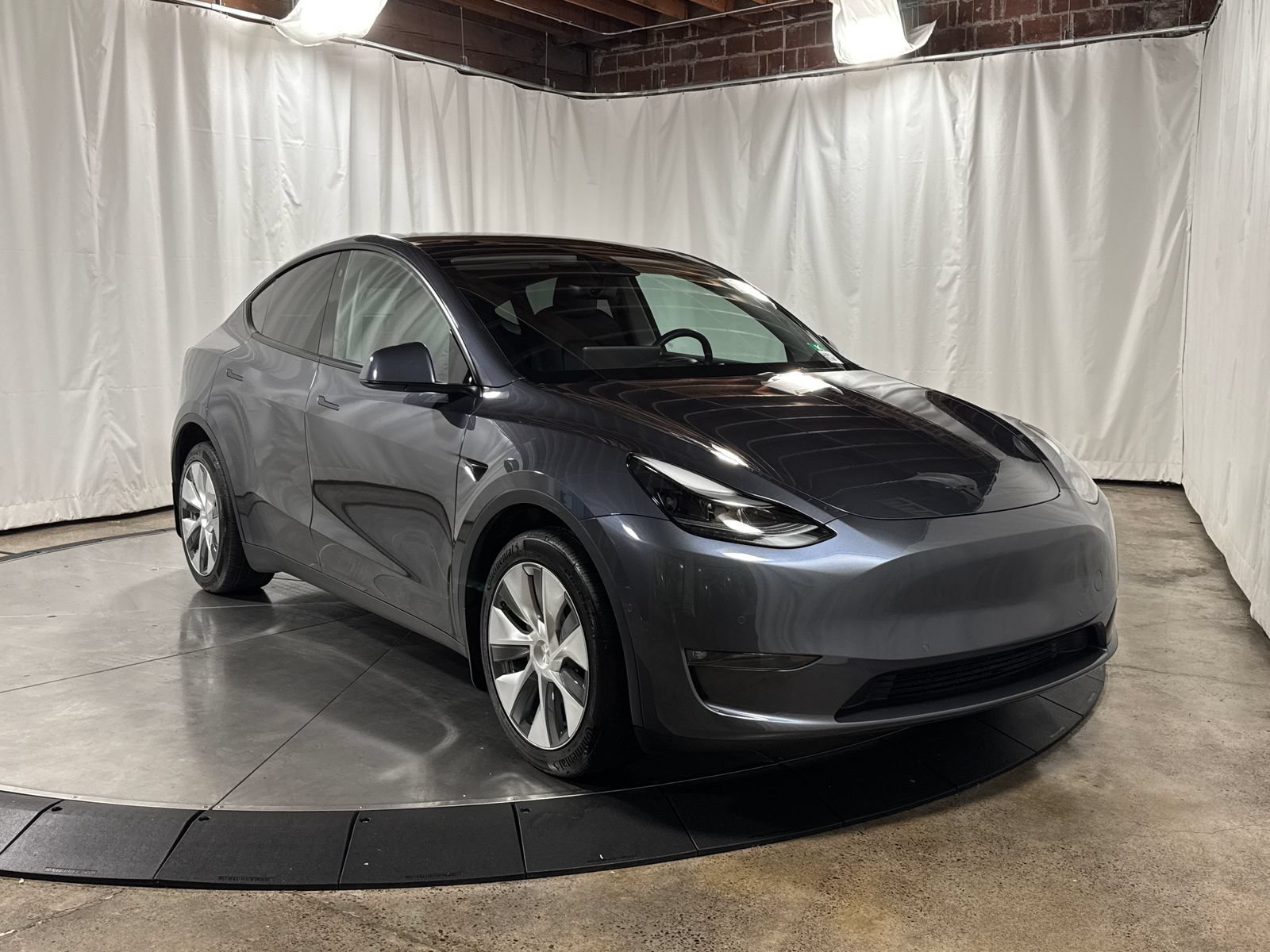 Used 2022 Tesla Model Y Long Range AWD/4WD image 10