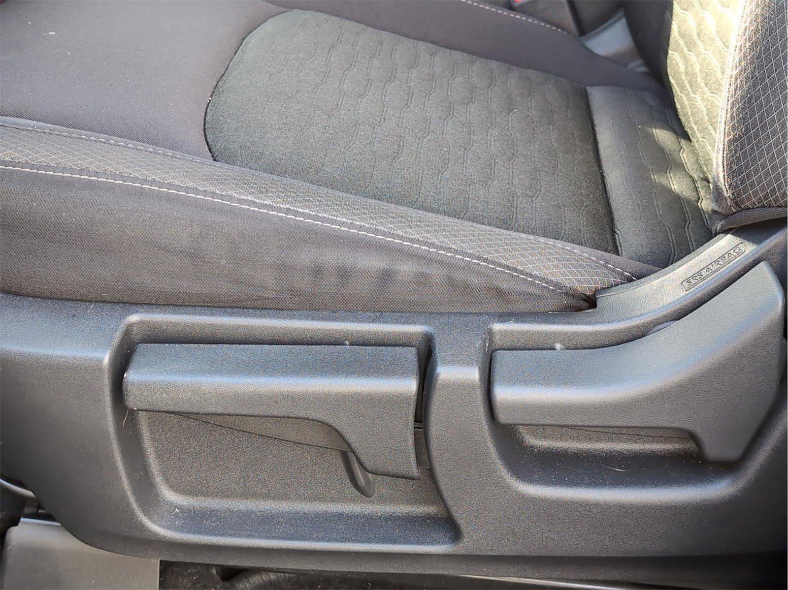 Used 2022 Nissan Pathfinder S FWD image 12