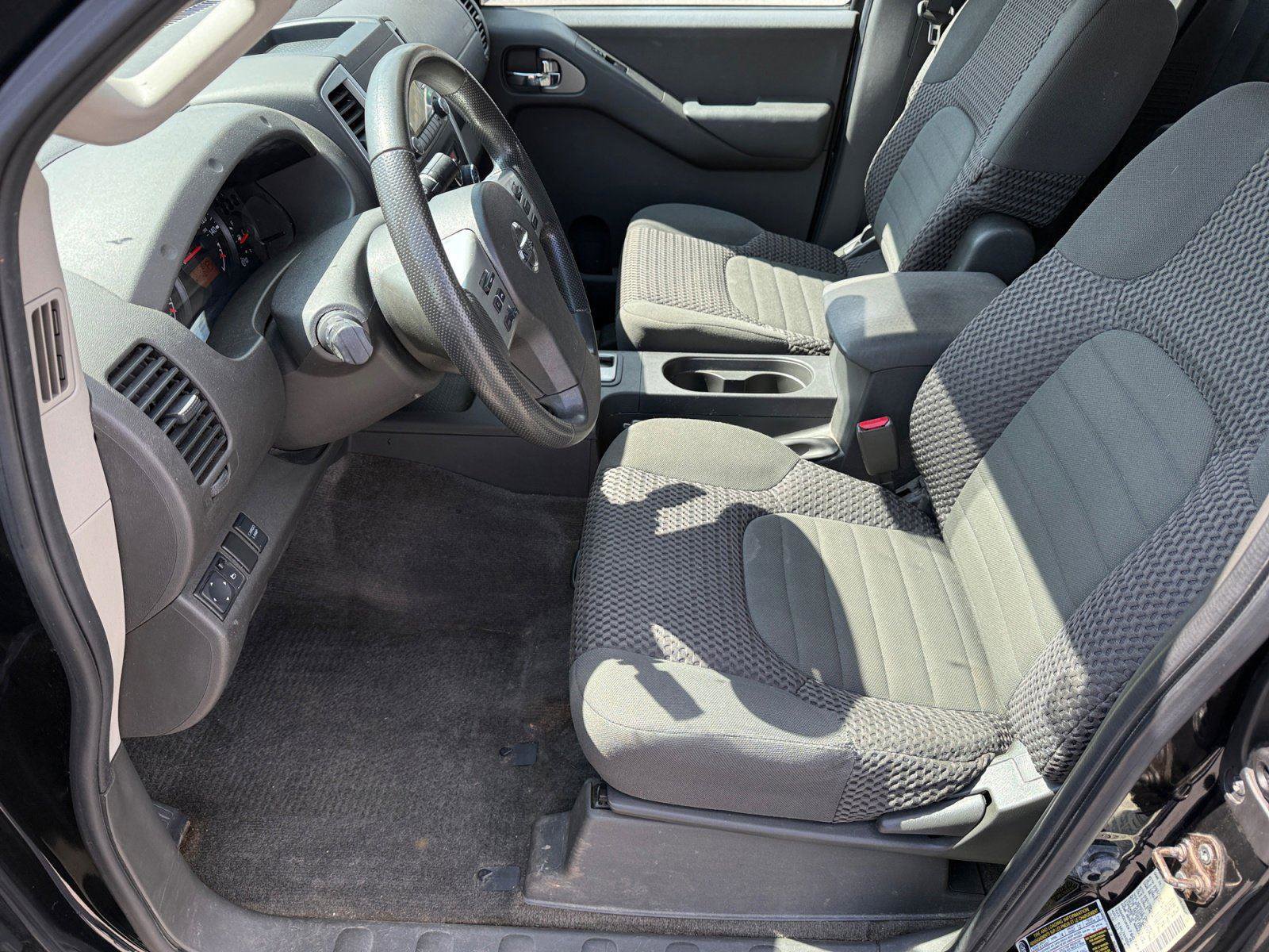 Used 2014 Nissan Frontier SV w/ SV Value Truck Package image 11