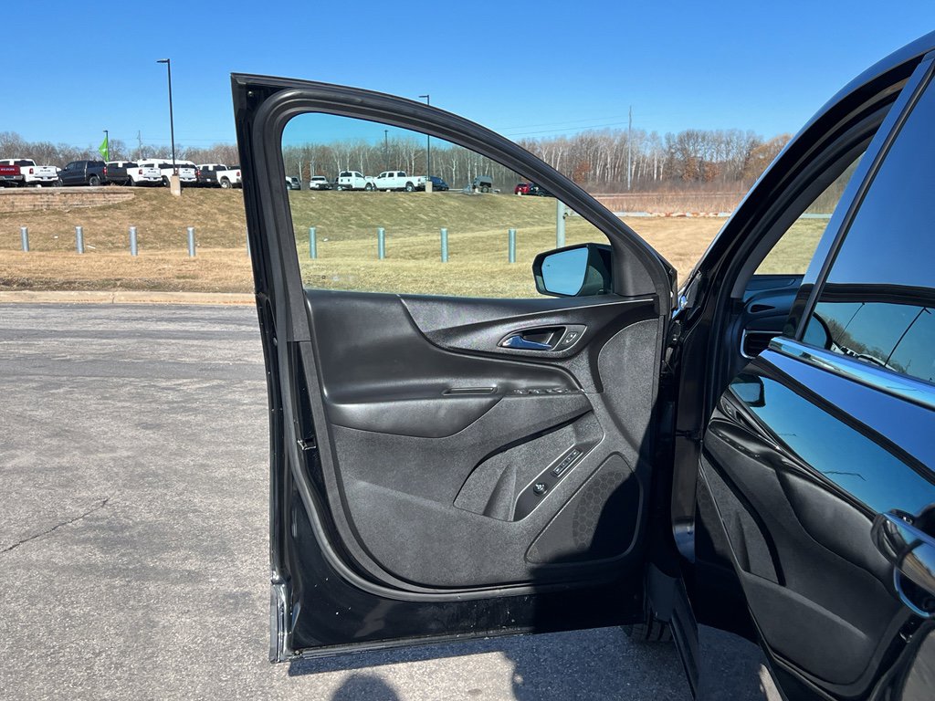 Used 2020 Chevrolet Equinox LT w/ Midnight Edition image 10