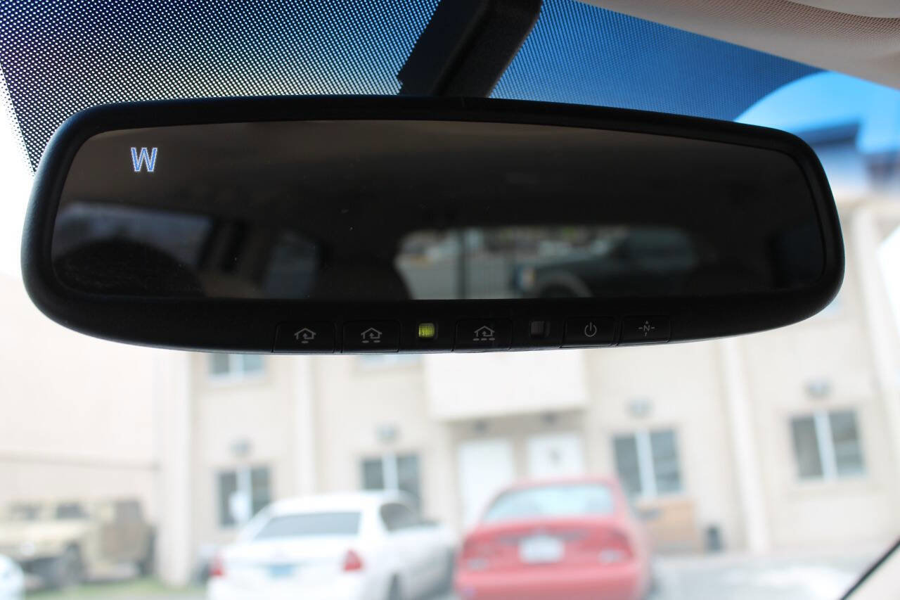 Used 2012 Kia Sedona EX w/ Luxury Pkg image 44