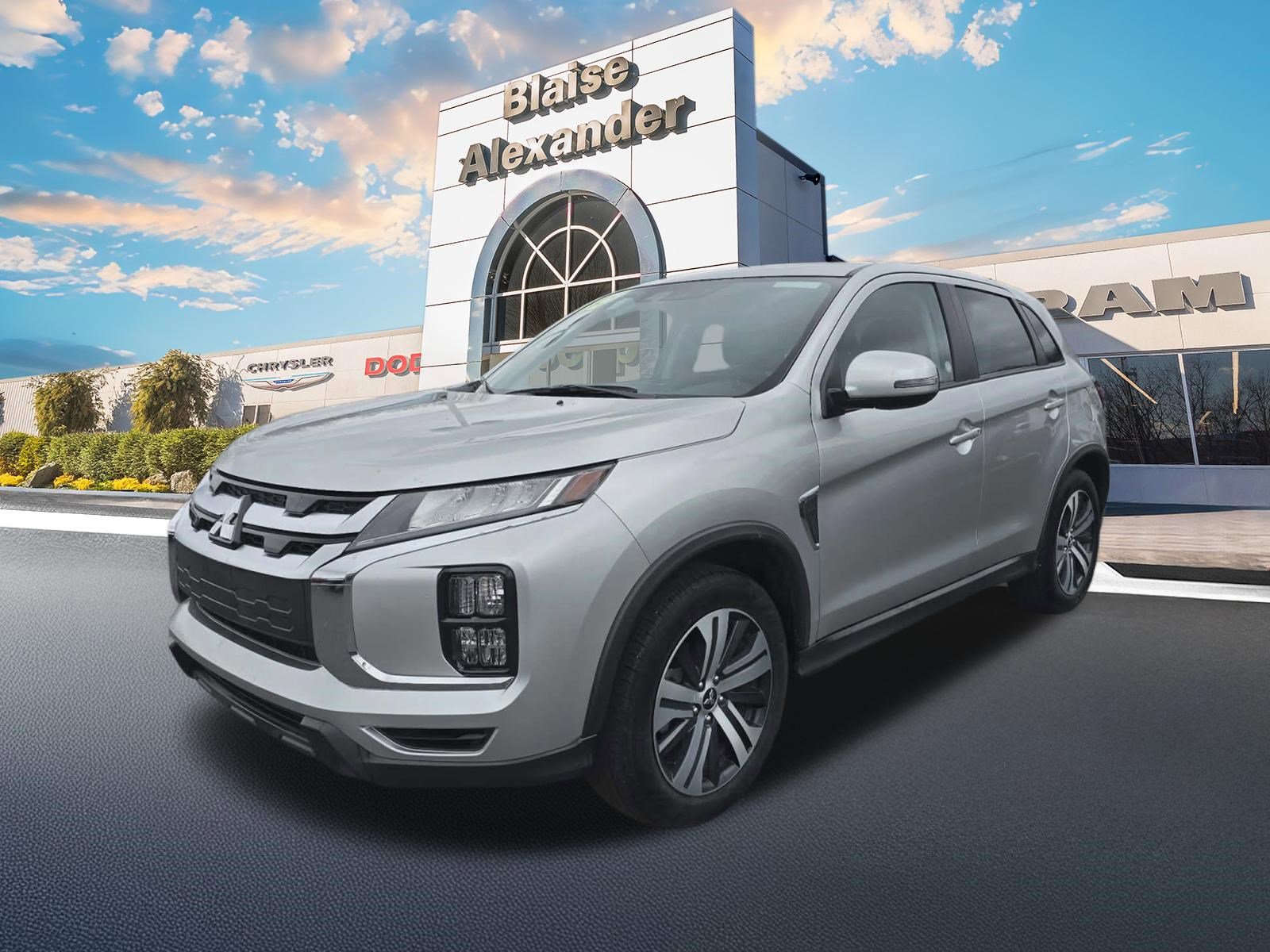 Used 2025 Mitsubishi Outlander Sport SE image 8