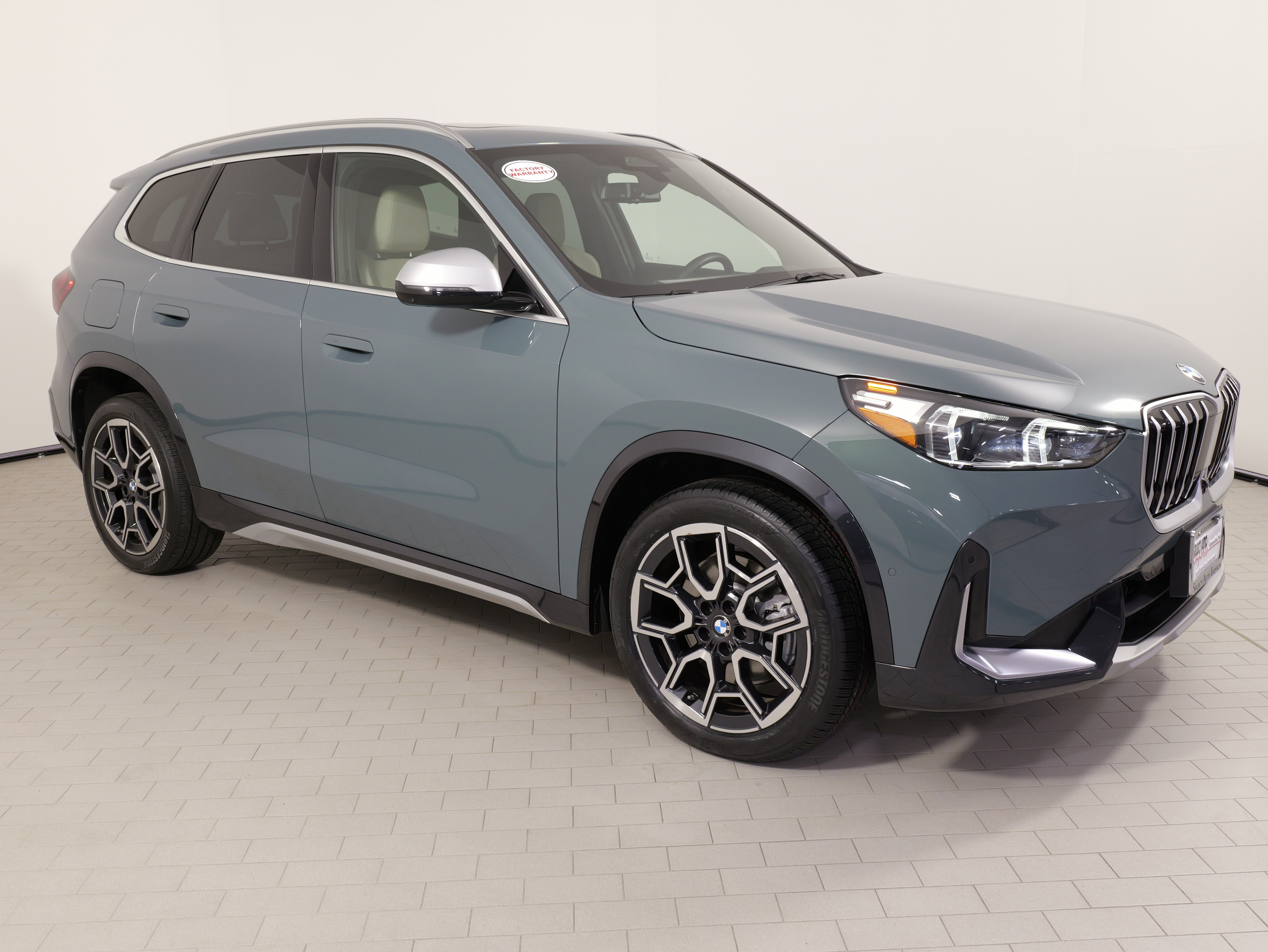 Used 2023 BMW X1 xDrive28i w/ Premium Package AWD/4WD image 8