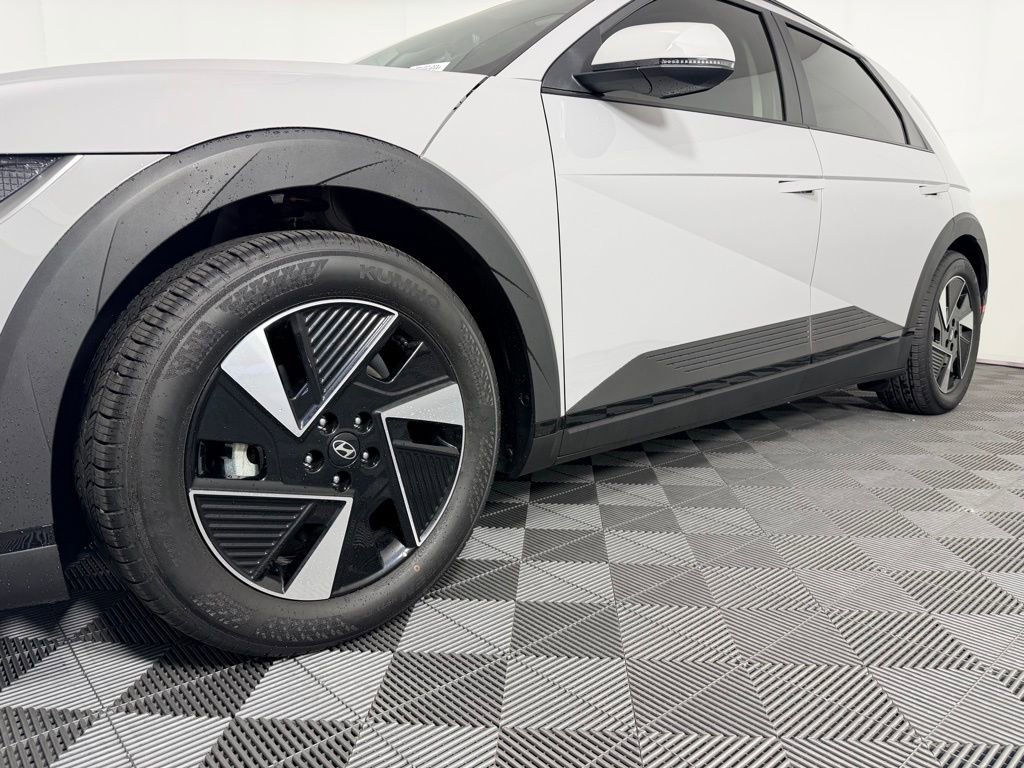 Used 2025 Hyundai Ioniq 5 SEL image 18