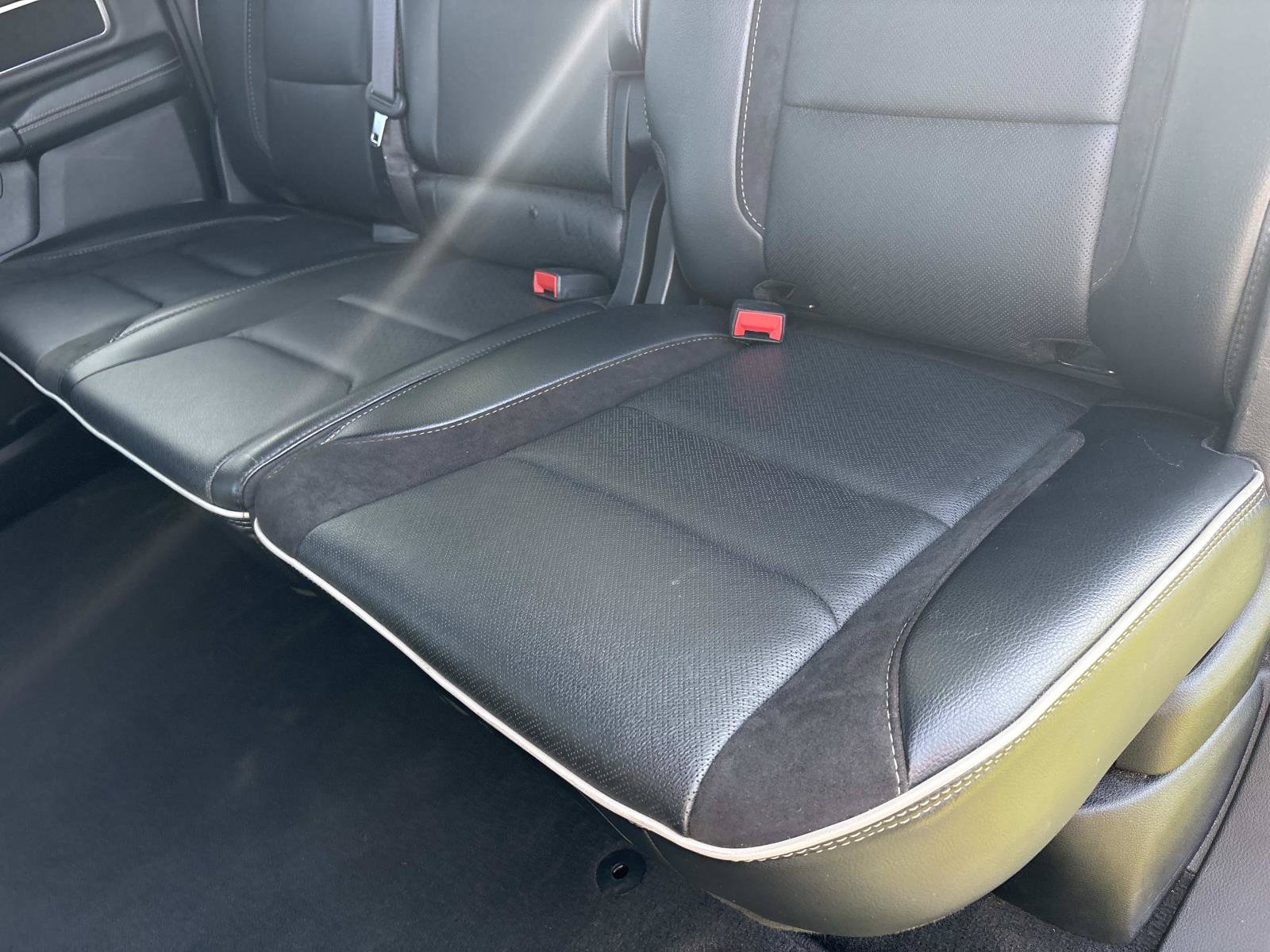 Used 2025 RAM 1500 Laramie AWD/4WD image 13