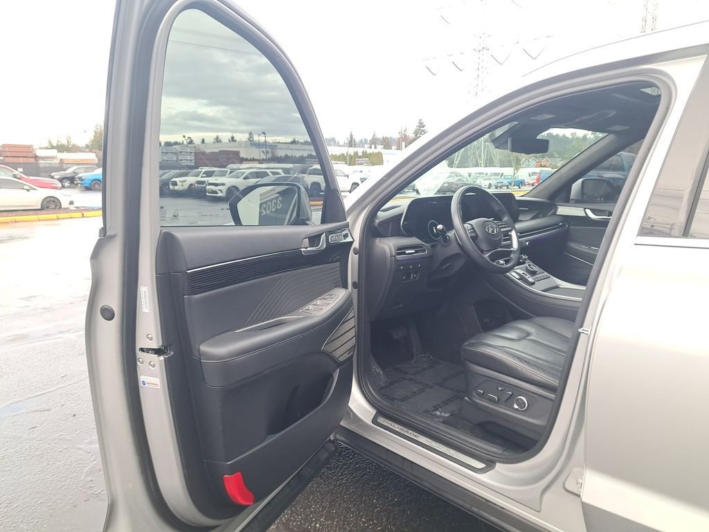 Used 2023 Hyundai Palisade Calligraphy w/ Cargo Package image 10