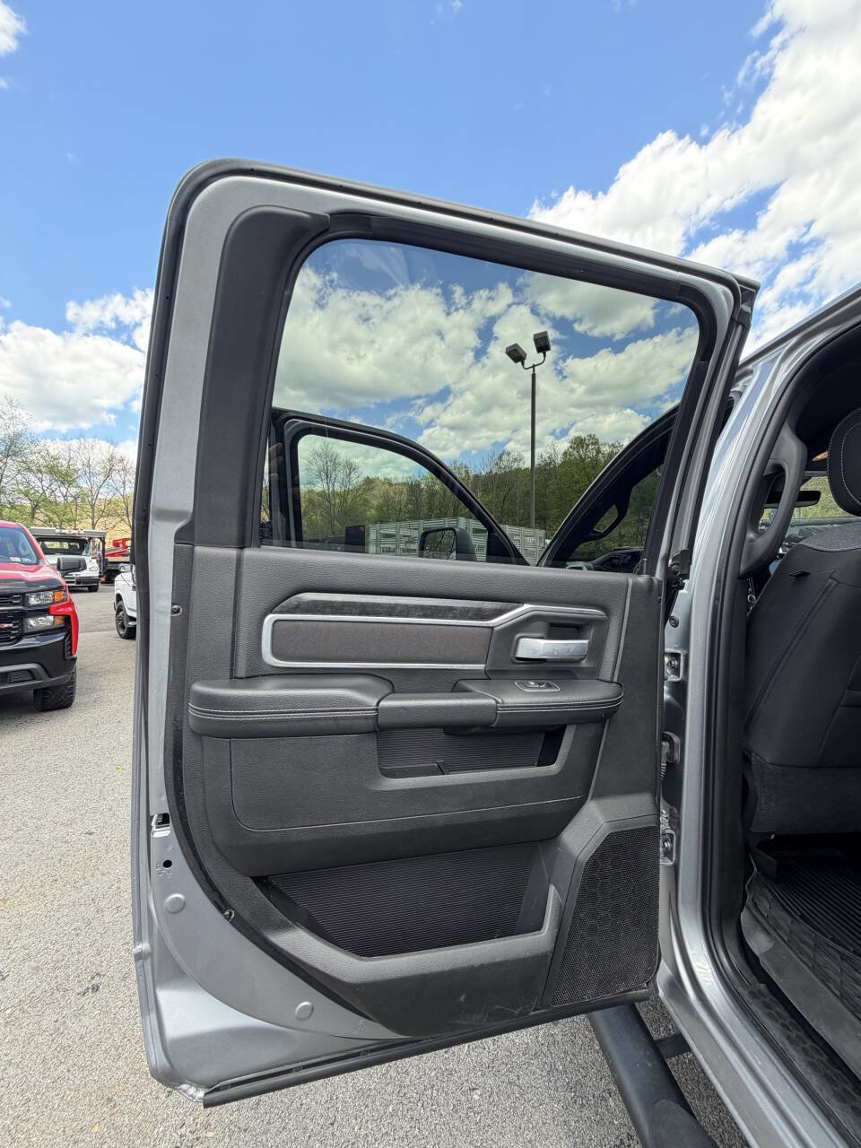 Used 2024 RAM 3500 Big Horn w/ Night Edition AWD/4WD image 39