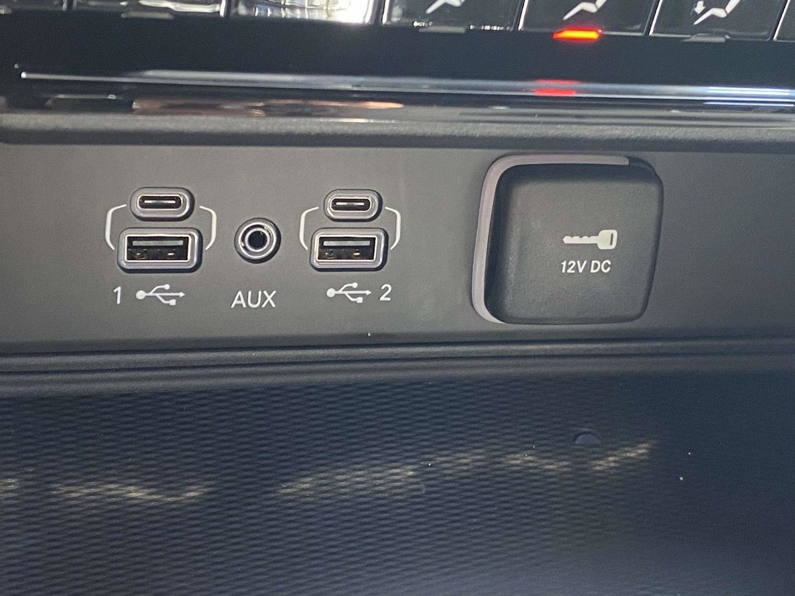 New 2025 Jeep Grand Cherokee Altitude image 4