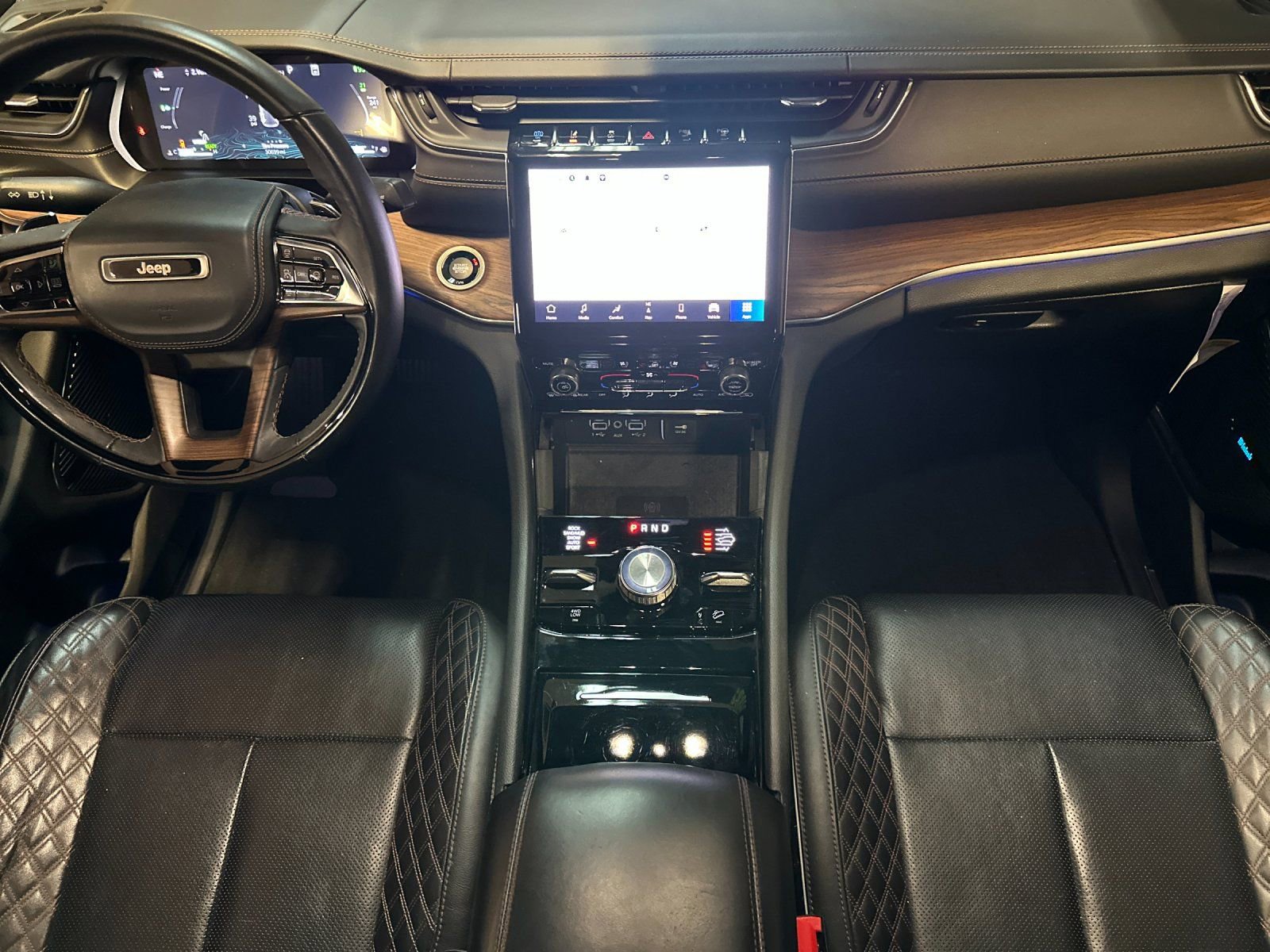 Used 2023 Jeep Grand Cherokee Summit w/ Advanced Protech Group IV AWD/4WD image 12