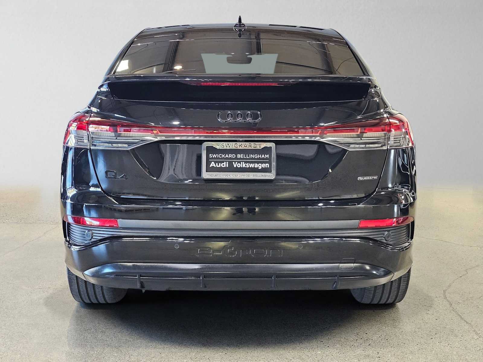 Used 2023 Audi Q4 e-tron Premium Plus w/ Premium Plus AWD/4WD image 4