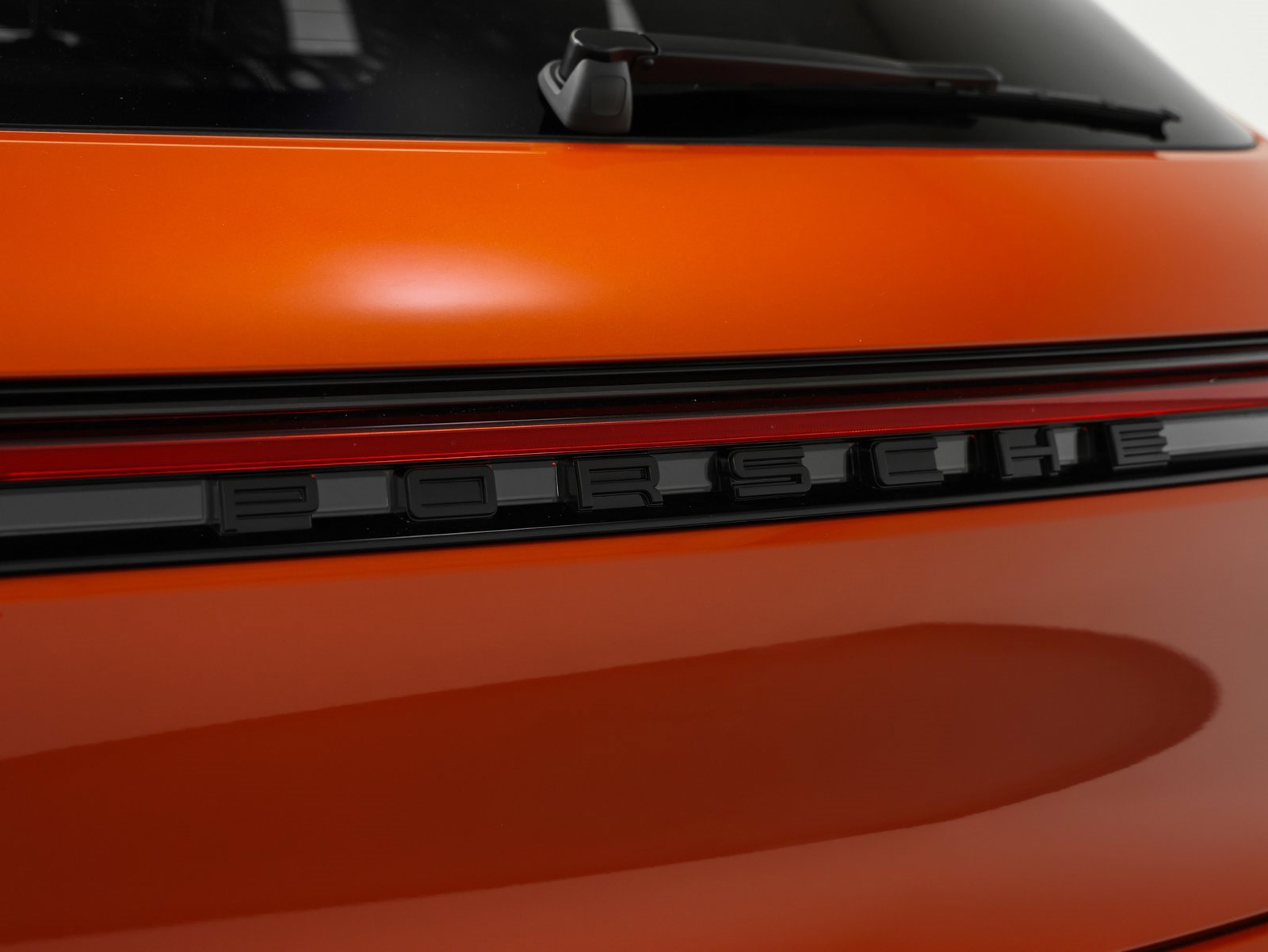 Certified 2025 Porsche Macan image 18