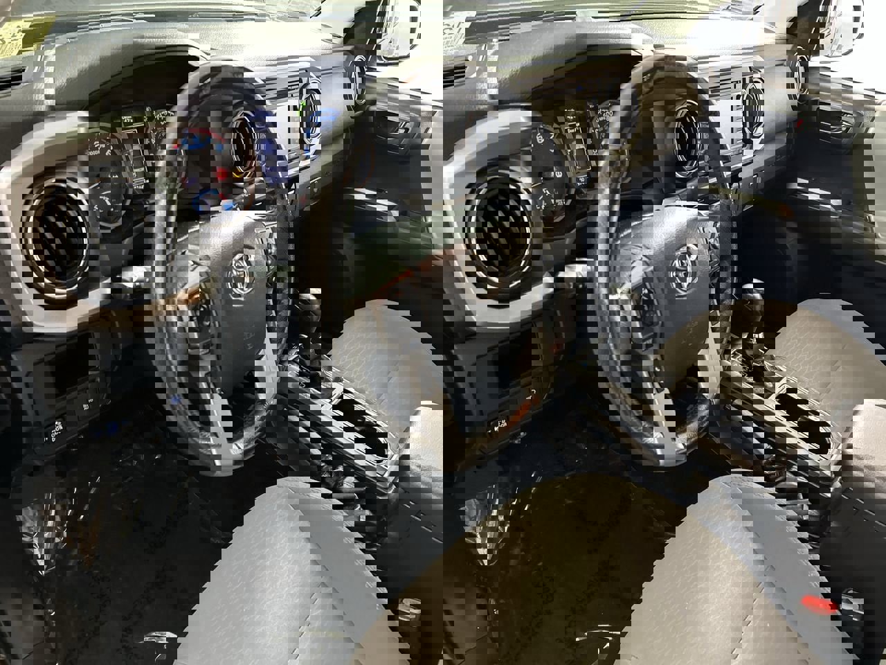 Used 2018 Toyota Tacoma SR5 image 12