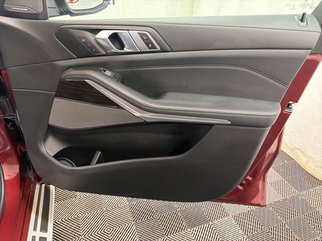 Used 2024 BMW X7 xDrive40i AWD/4WD image 9