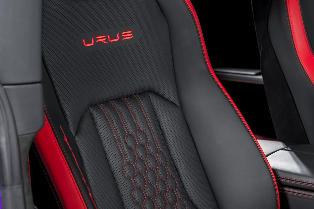 Used 2024 Lamborghini Urus Performante AWD/4WD image 43