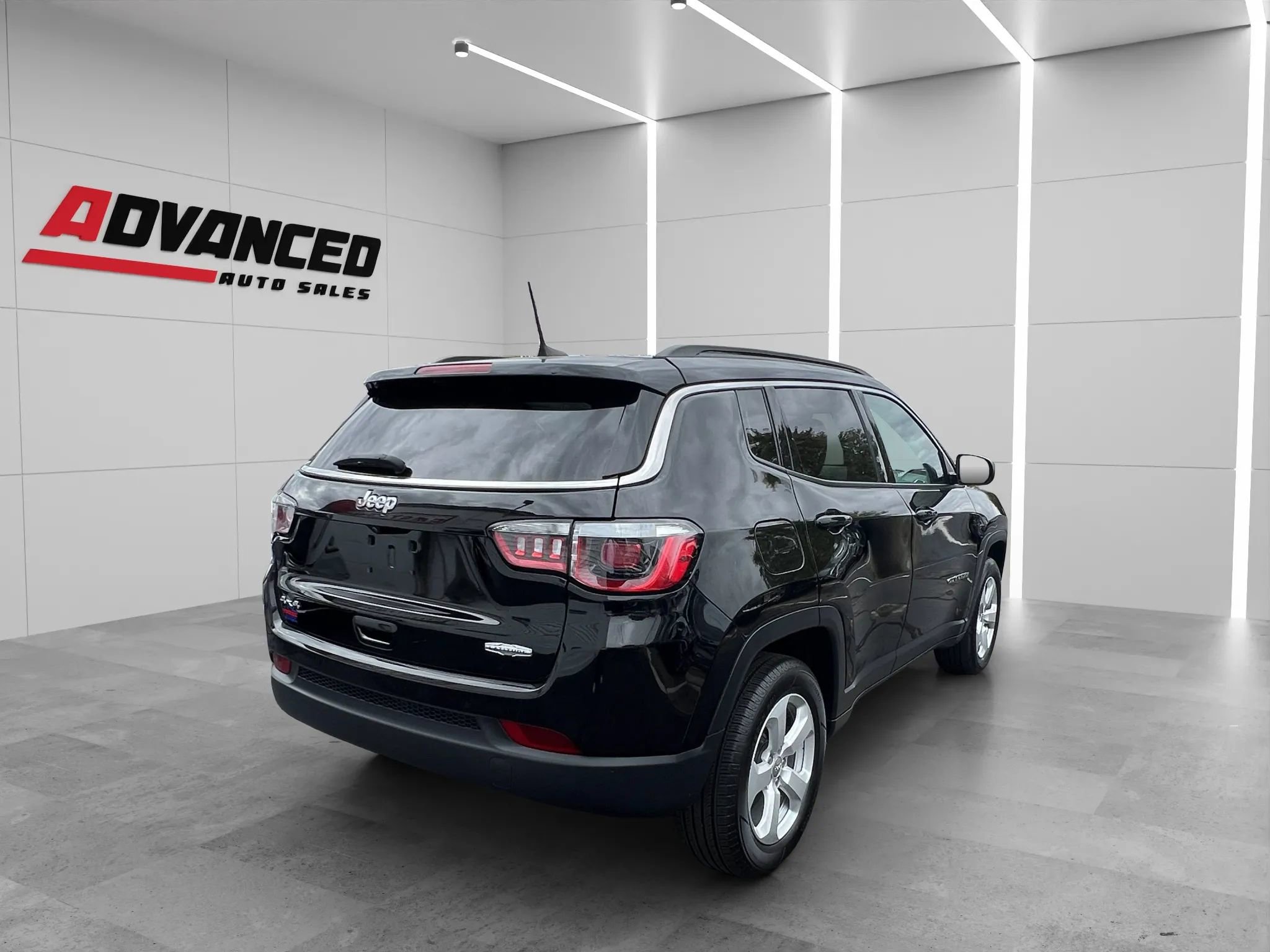 Used 2019 Jeep Compass Latitude image 6