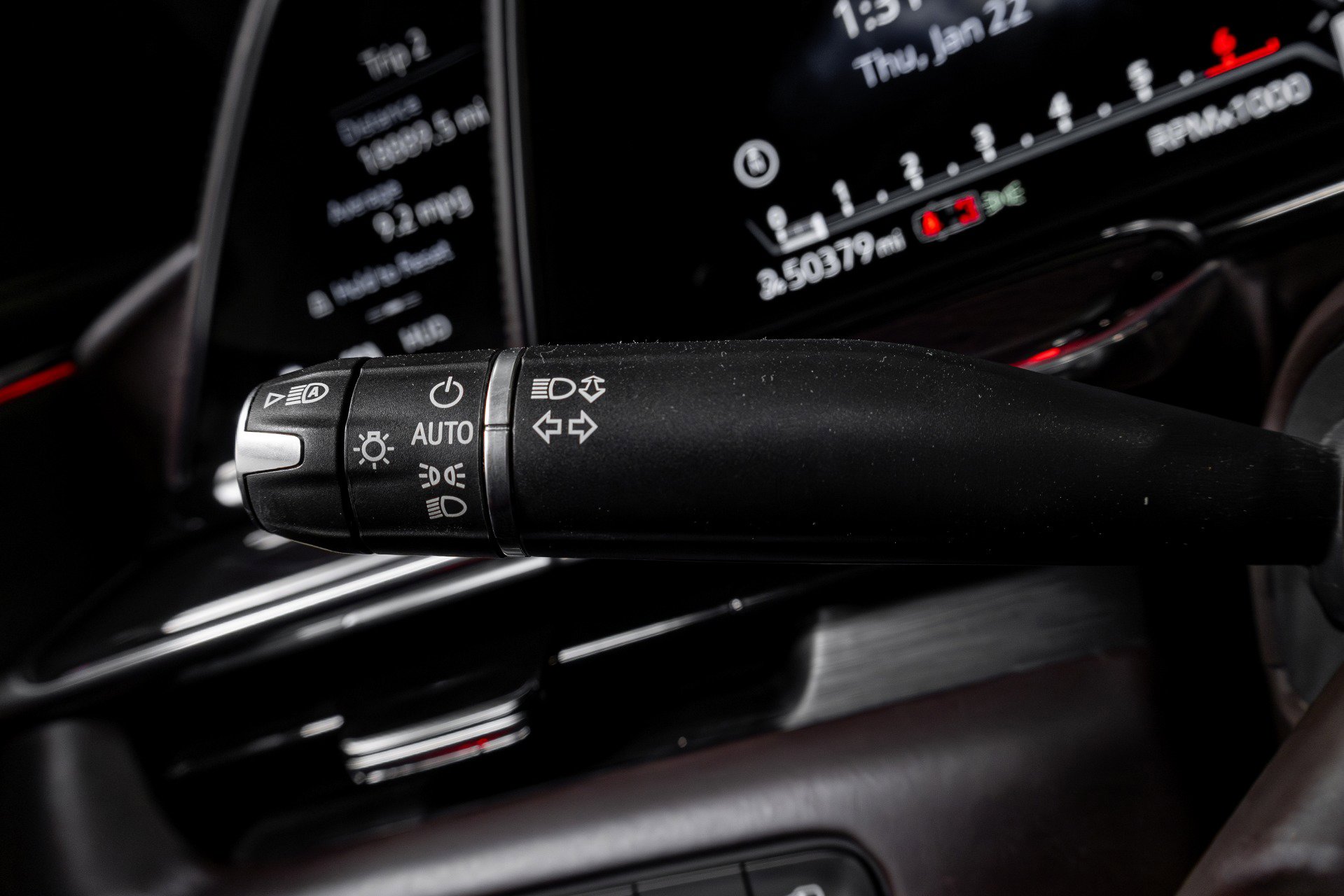 Used 2021 Cadillac Escalade ESV Premium Luxury Platinum w/ Heavy-Duty Trailer Package image 54