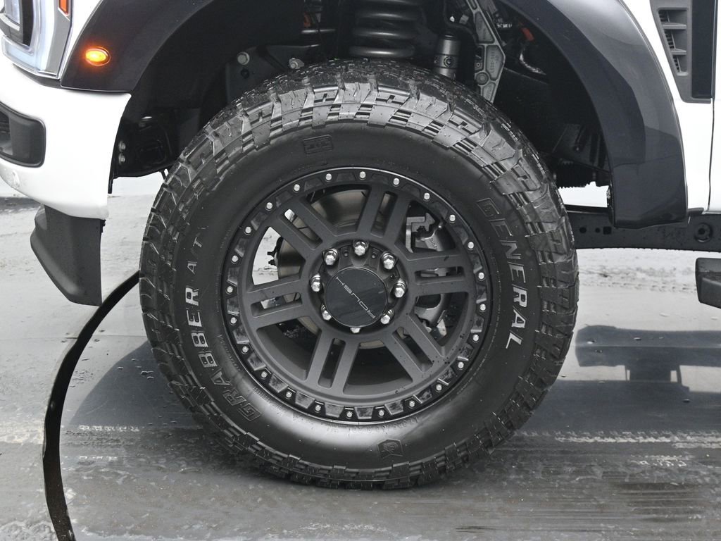 New 2026 Ford F250 Lariat w/ Black Appearance Package image 25