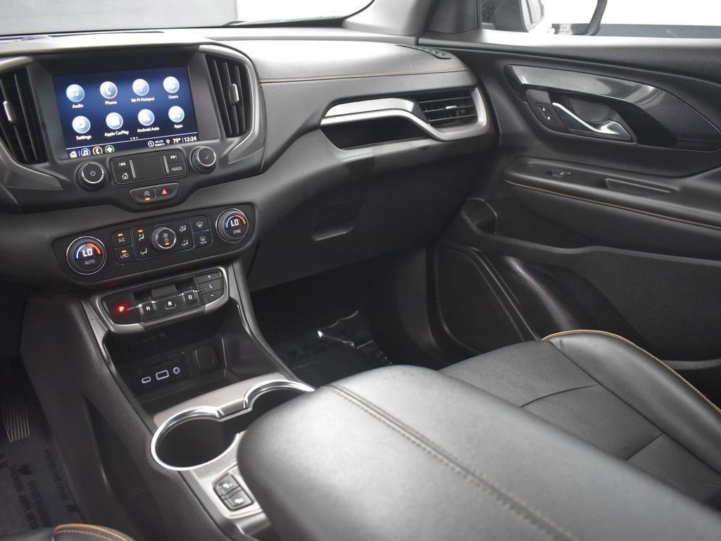 Used 2023 GMC Terrain AT4 image 32