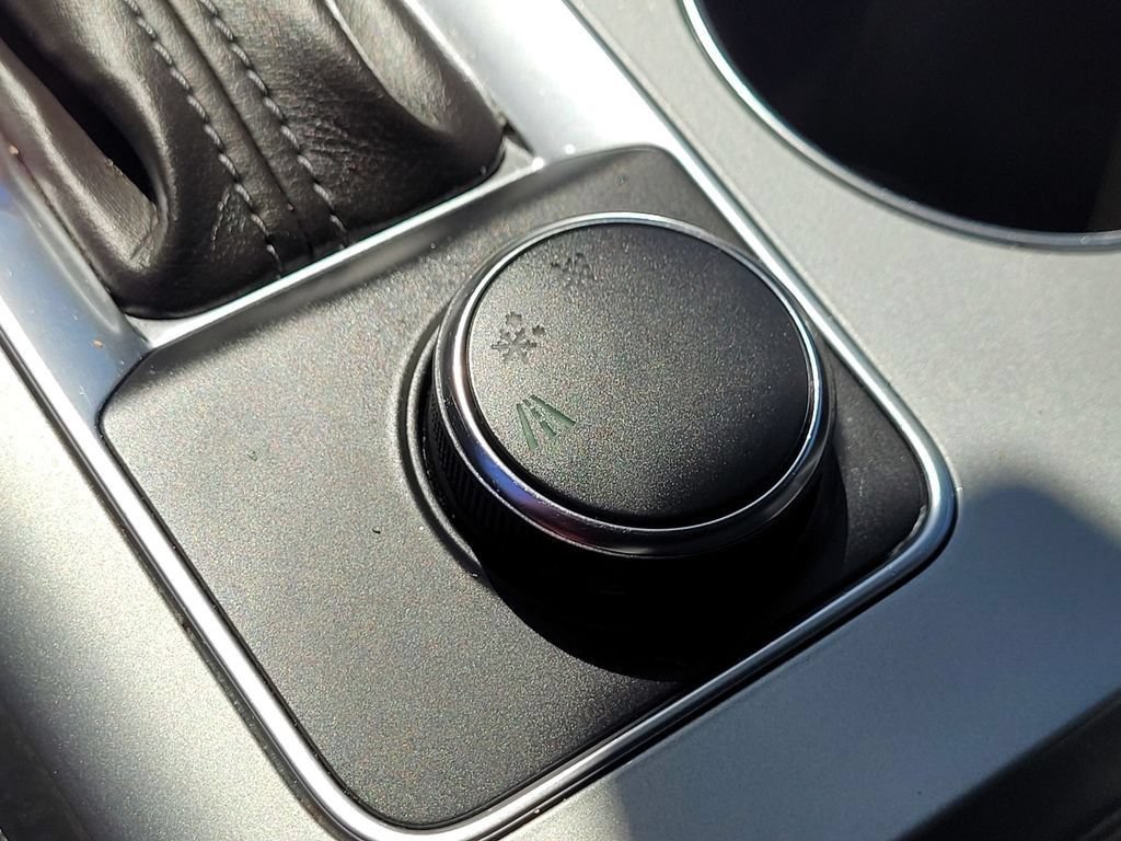 Used 2020 Chevrolet Blazer LT FWD image 25