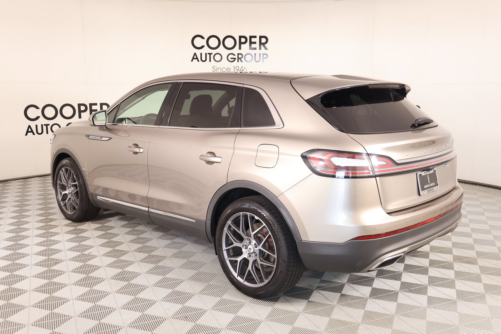 Used 2019 Lincoln Nautilus Select FWD image 23