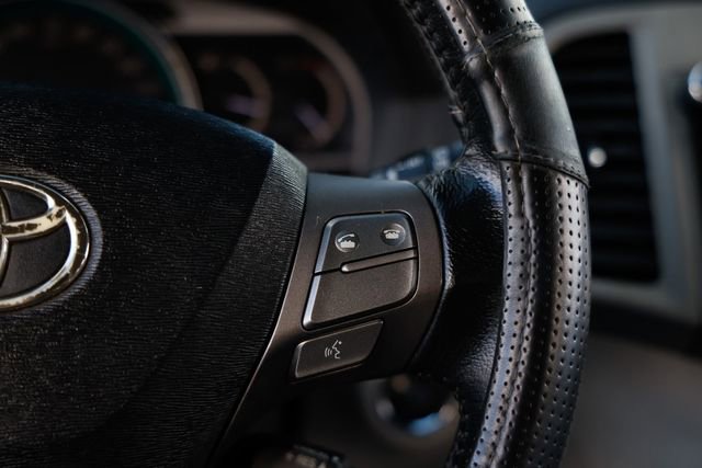 Used 2012 Toyota Venza XLE image 28