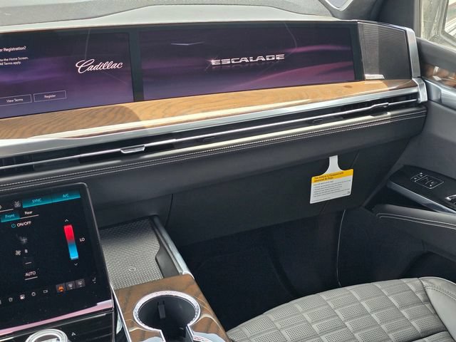 New 2026 Cadillac Escalade ESV Platinum Luxury AWD/4WD image 20