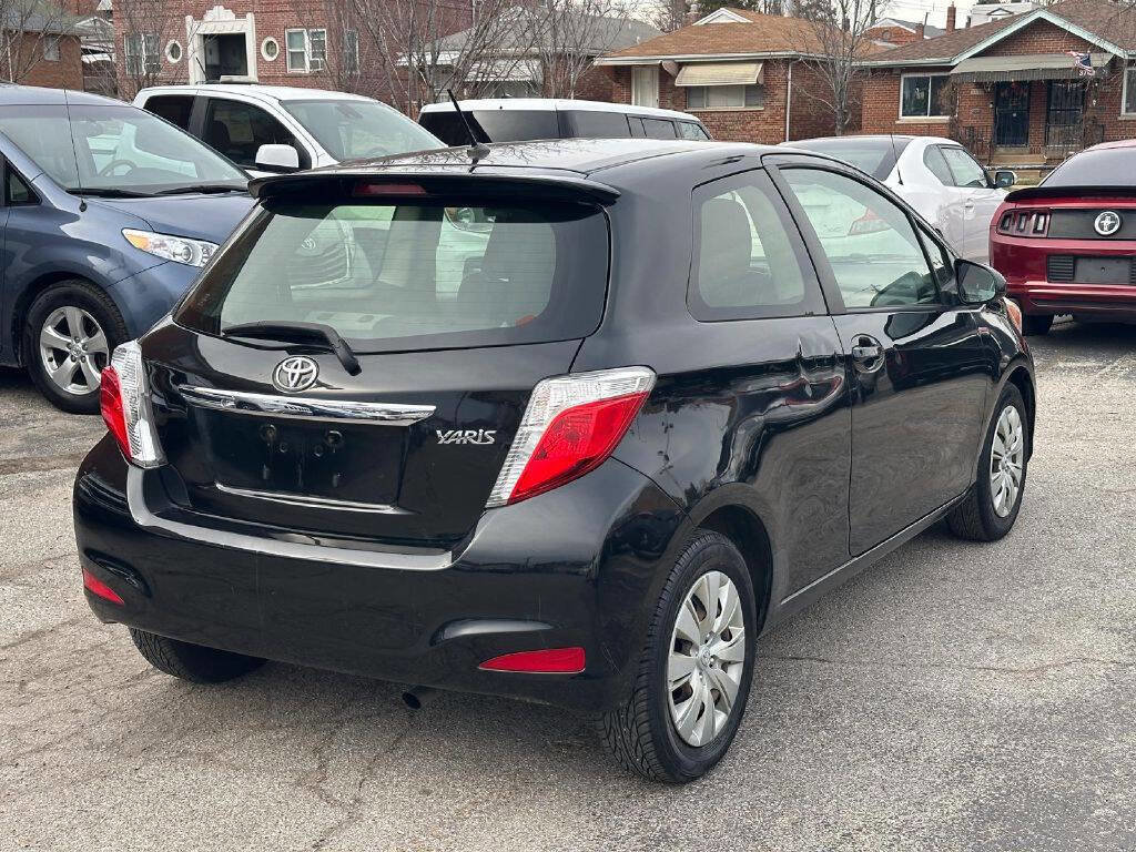 Used 2012 Toyota Yaris L image 6