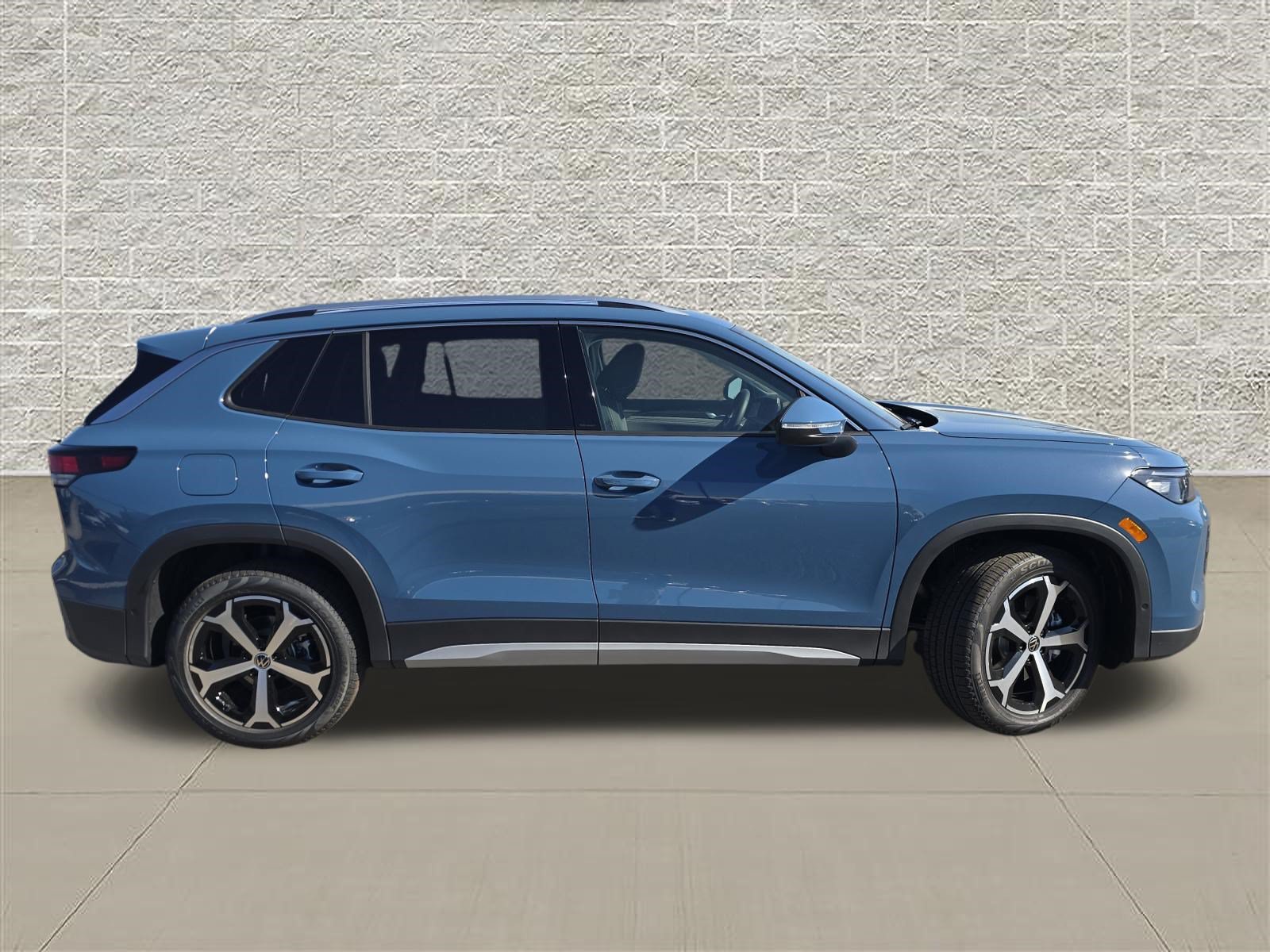 New 2026 Volkswagen Tiguan SE AWD/4WD image 8