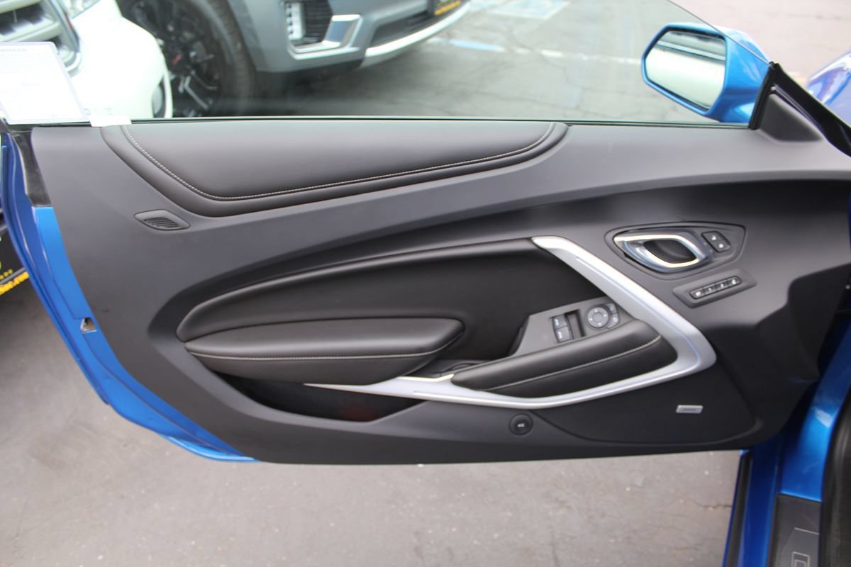 Used 2017 Chevrolet Camaro LT RWD image 17