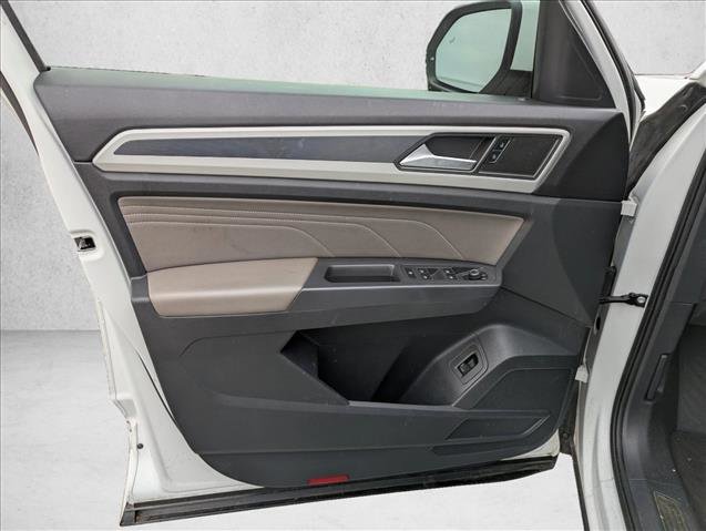 Used 2021 Volkswagen Atlas Cross Sport SE w/ Panoramic Sunroof Package image 22