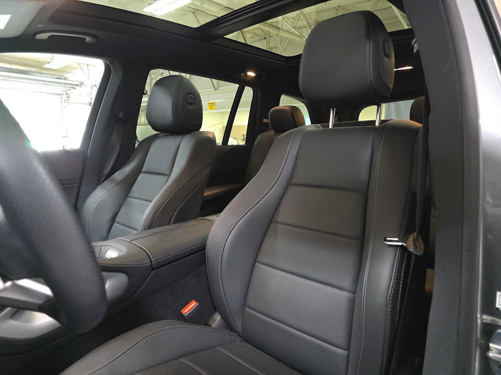 Used 2026 Mercedes-Benz GLS 450 4MATIC image 21