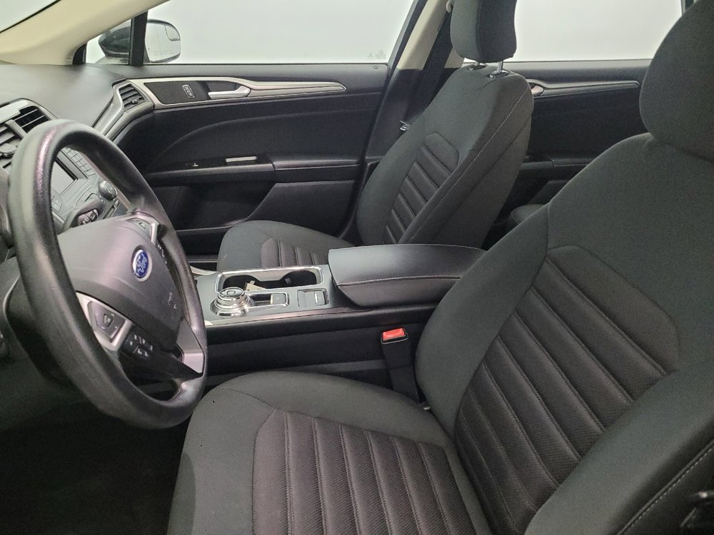 Used 2017 Ford Fusion SE image 17