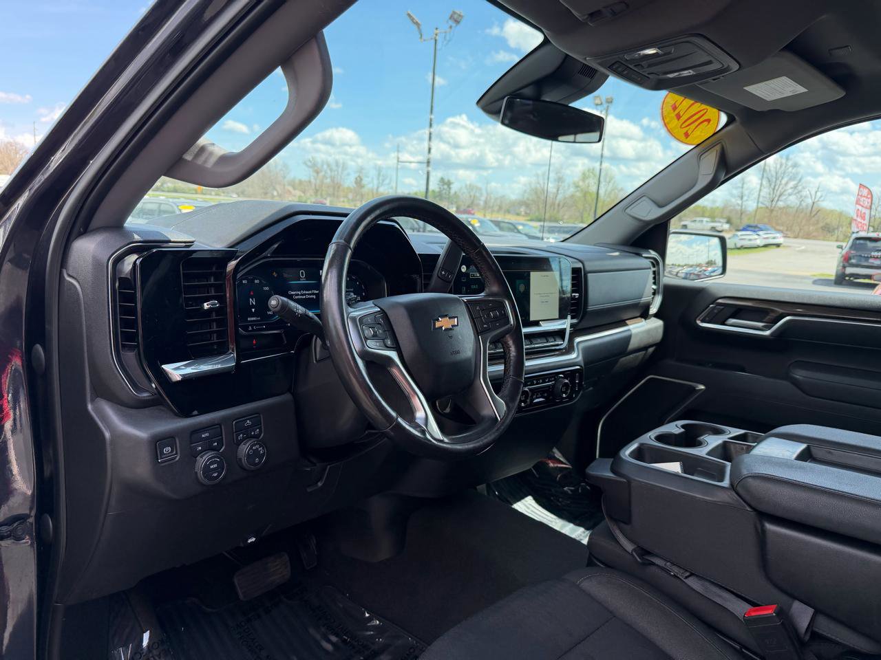 Used 2022 Chevrolet Silverado 1500 LT AWD/4WD image 13