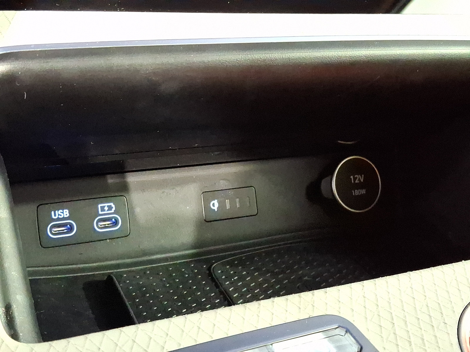 Certified 2025 Genesis GV80 2.5T Prestige AWD/4WD image 18