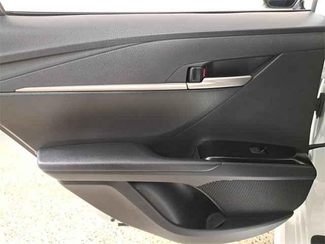 Used 2025 Toyota Camry SE image 14