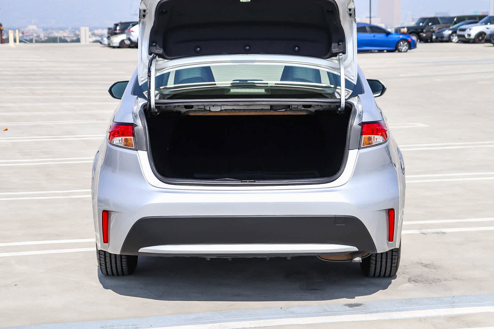 Used 2021 Toyota Corolla LE image 33