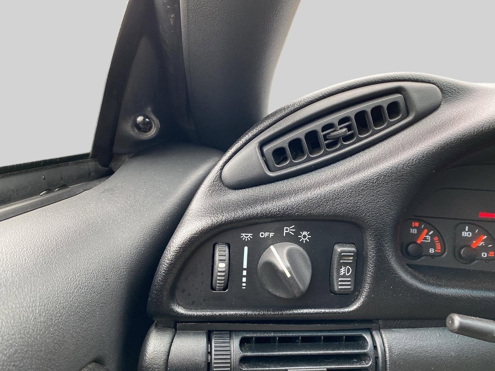 Used 1995 Chevrolet Camaro LT RWD image 32