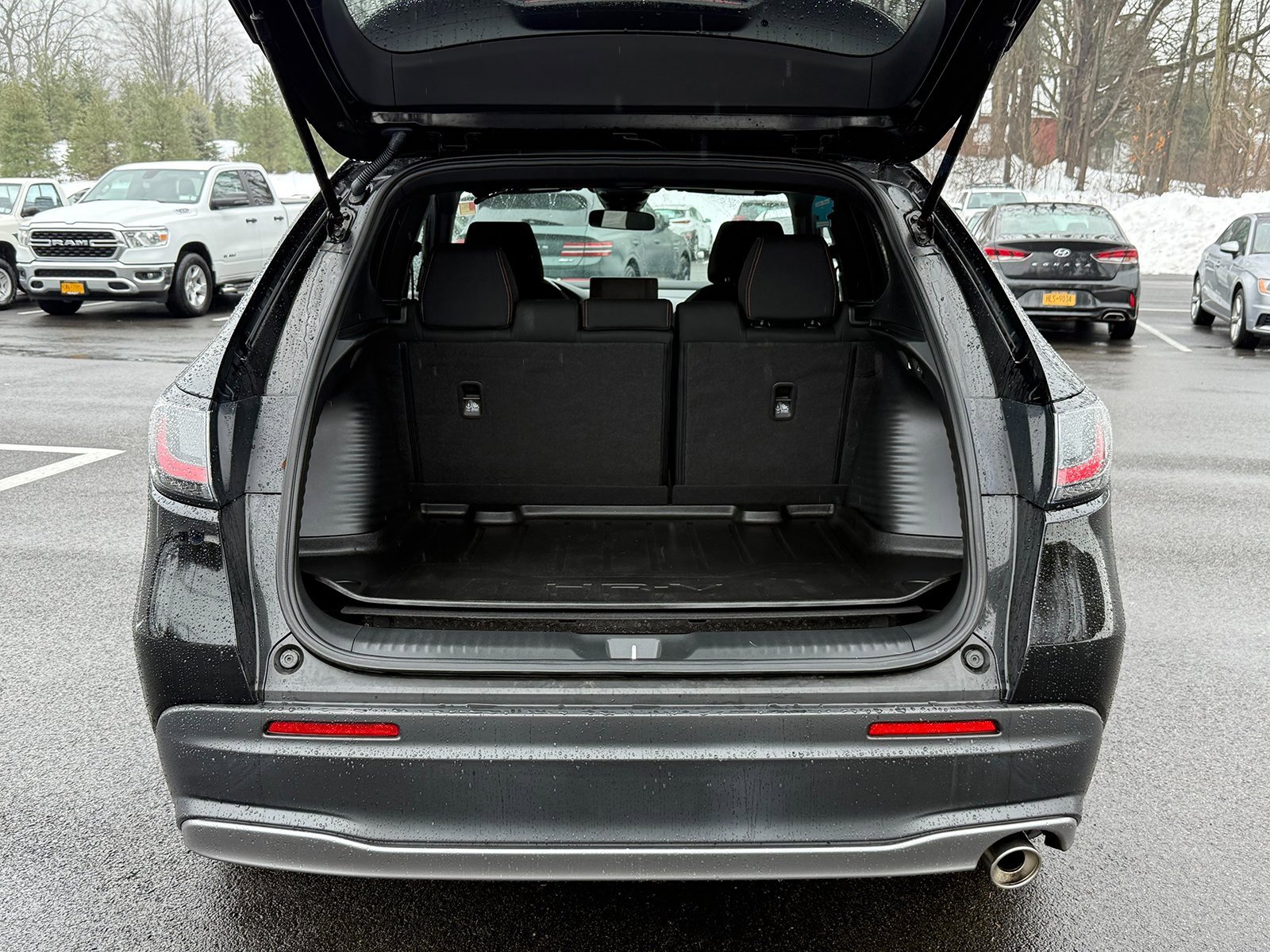 Used 2023 Honda HR-V Sport image 12