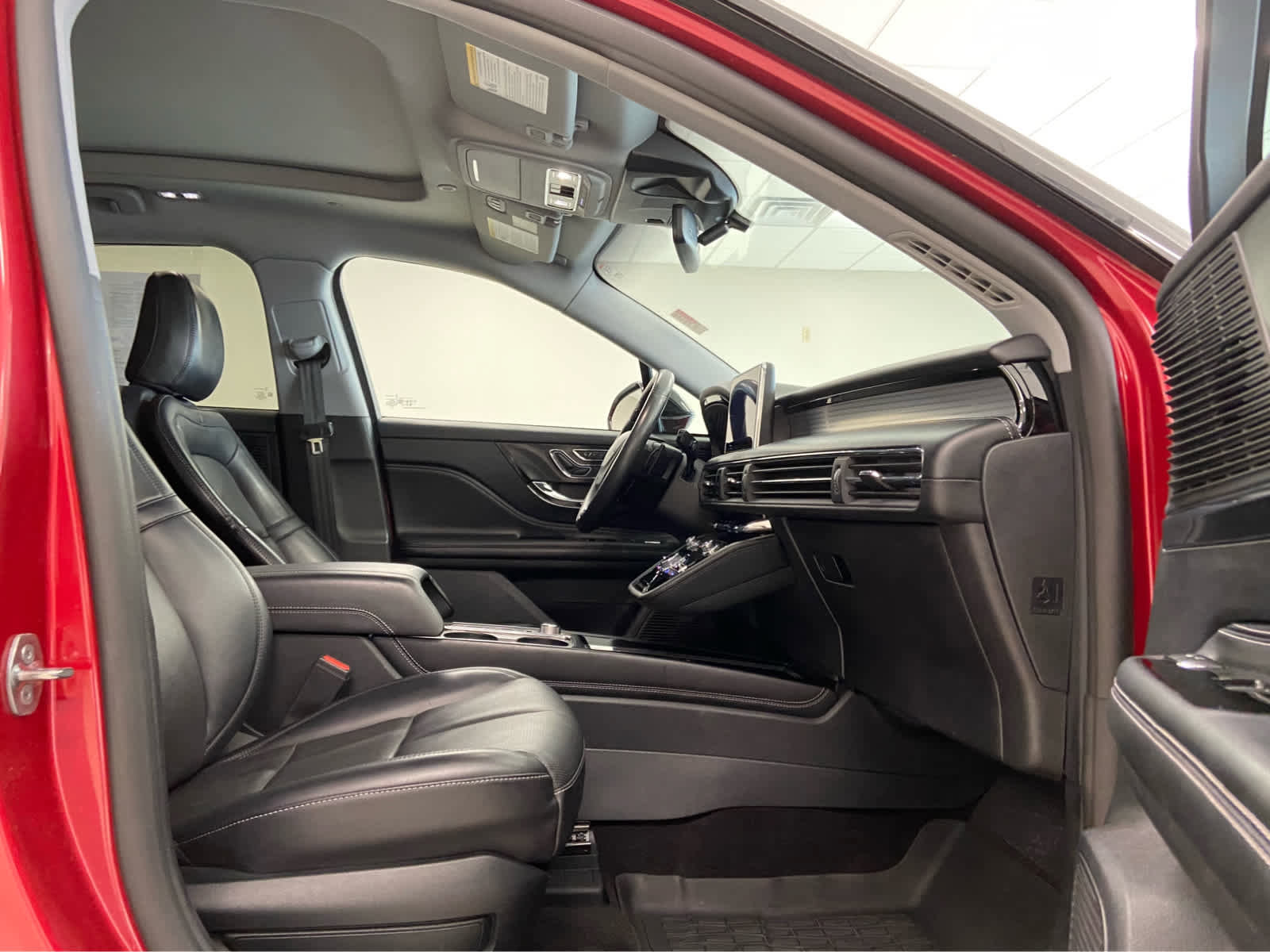 Used 2022 Lincoln Corsair AWD w/ Premium Package image 19