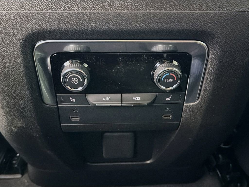 New 2026 Chevrolet Suburban High Country AWD/4WD image 27