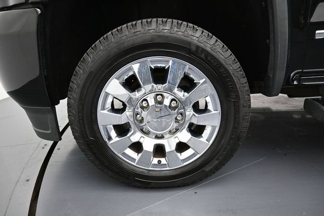 Used 2018 GMC Sierra 2500 Denali w/ Duramax Plus Package AWD/4WD image 9