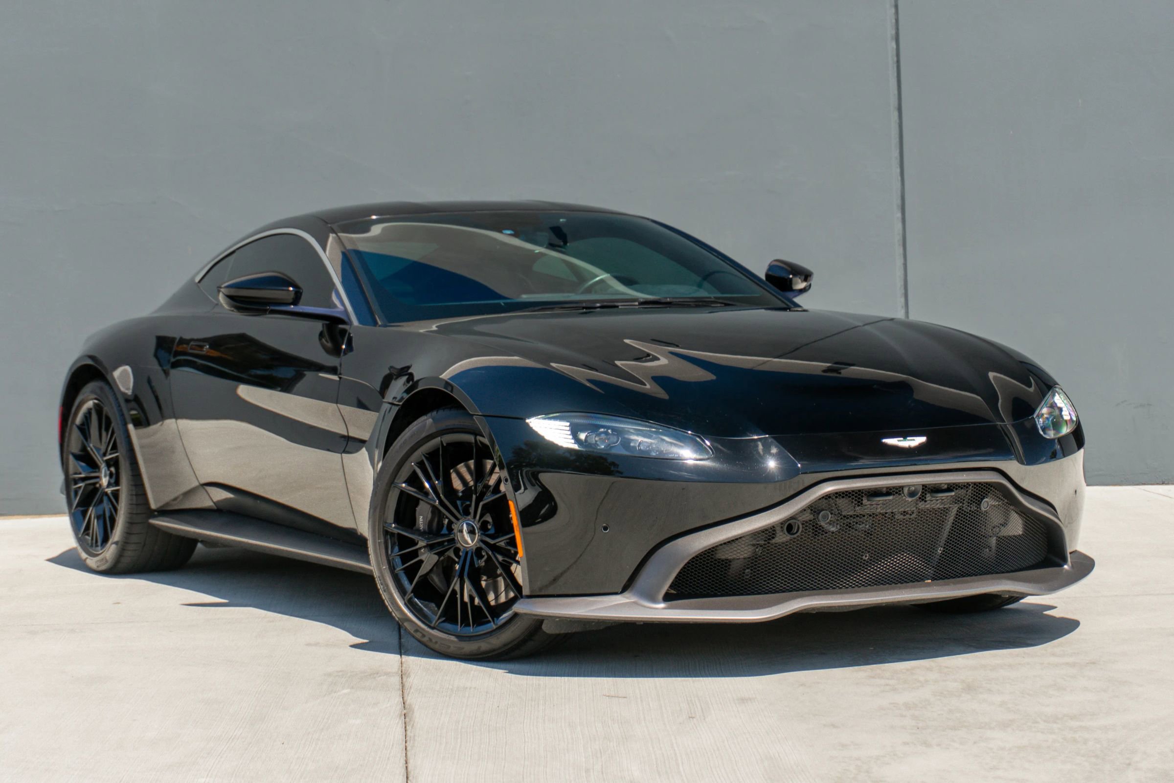 Used 2020 Aston Martin V8 Vantage Coupe image 5